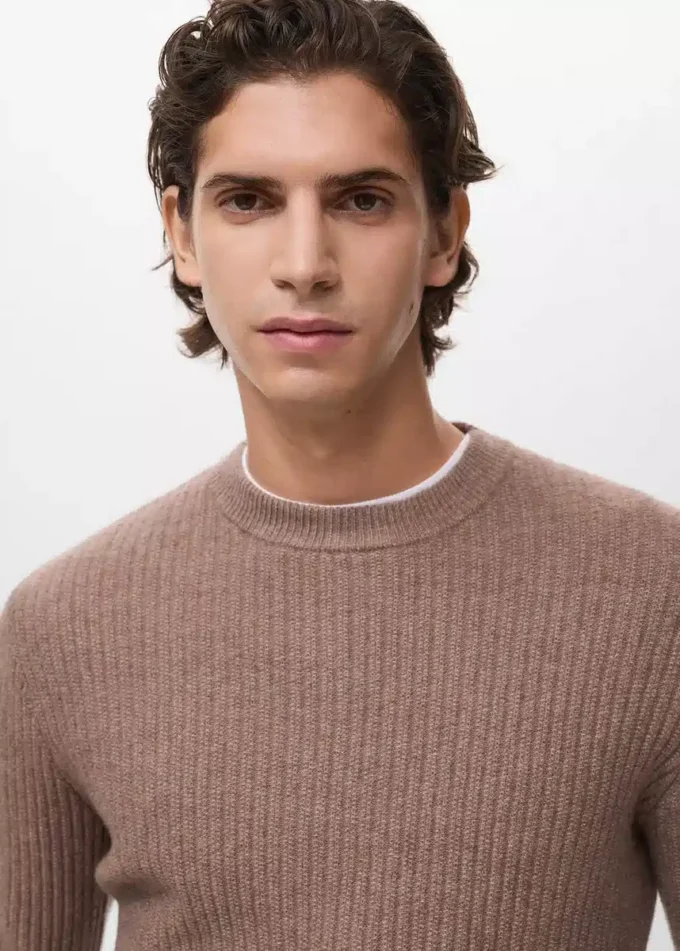Gerippter Strickpullover