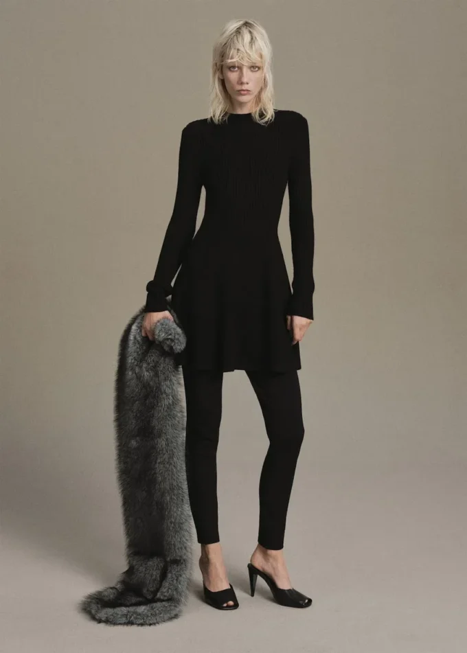 Geripptes A-Linien-Kleid aus Strick