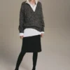 Gespeckter Pullover mit V-Ausschnitt