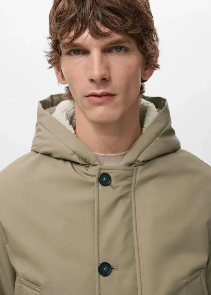 Gesteppter Parka mit wasserabweisender Kapuze Gesteppter Parka mit wasserabweisender Kapuze