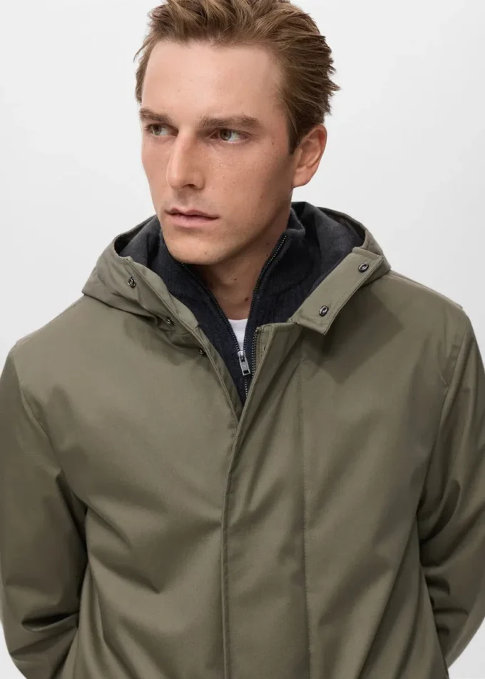 Gesteppter Parka mit wasserabweisender Kapuze Gesteppter Parka mit wasserabweisender Kapuze