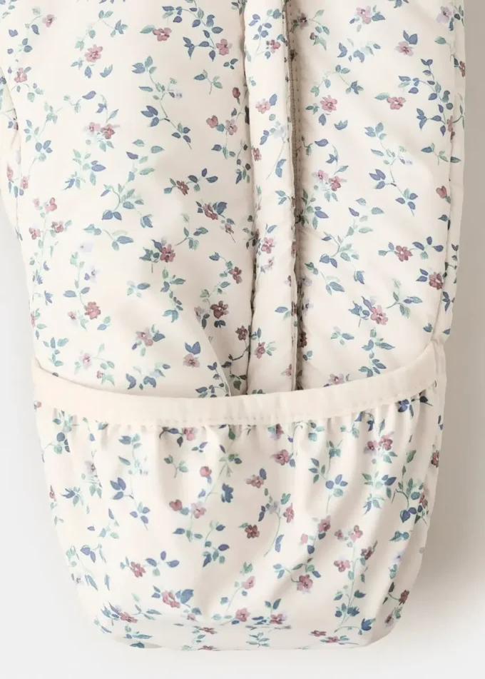 Gesteppter Pullover mit Blumenmuster