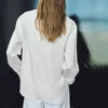 Gestreifte Bluse mit Halstuch Gestreifte Bluse mit Halstuch