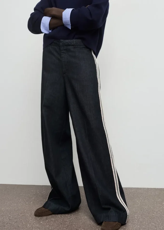 Gestreifte Jeans mit weitem Bein