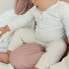 Gestreifter Baby-Body aus Baumwolle