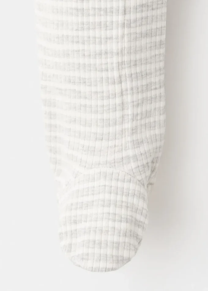 Gestreifter Einteiler-Pyjama