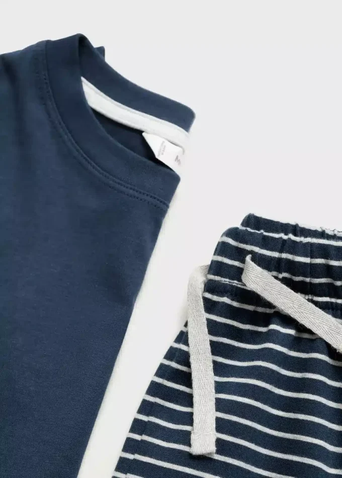 Gestreifter langer Pyjama Gestreifter langer Pyjama