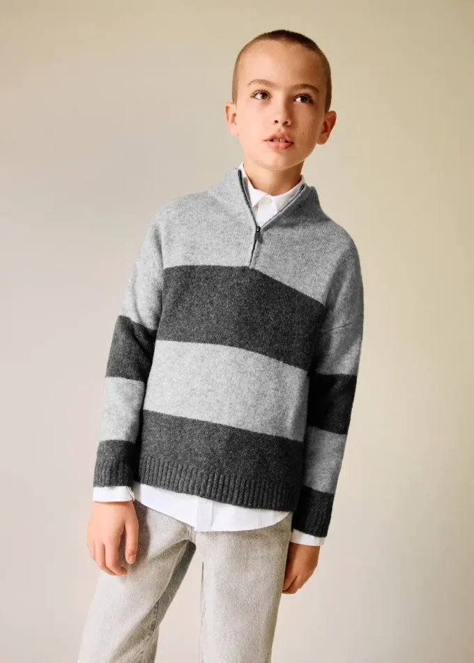 Gestreifter Pullover mit Rundhalsausschnitt