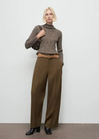 Gestreifter Pullover mit Rundhalsausschnitt