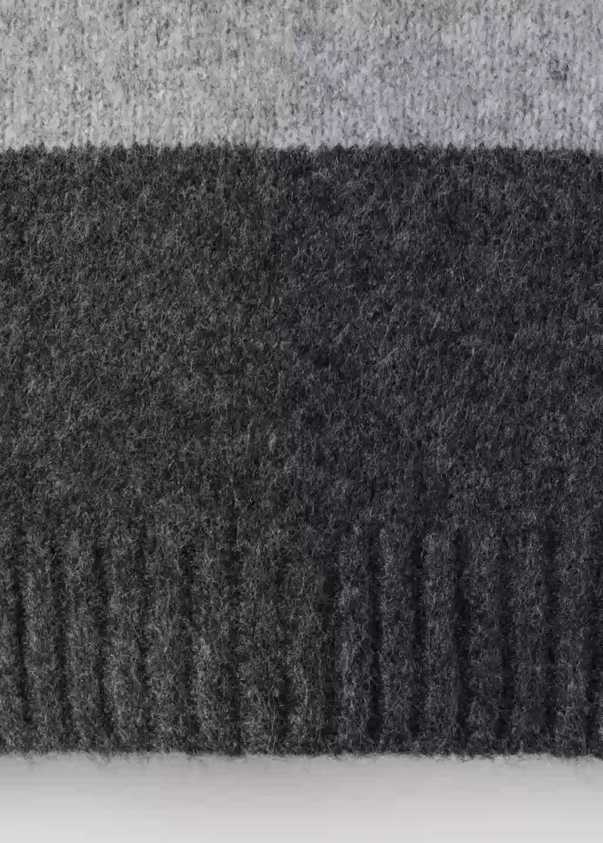 Gestreifter Pullover mit Rundhalsausschnitt