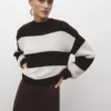 Gestreifter Strickpullover