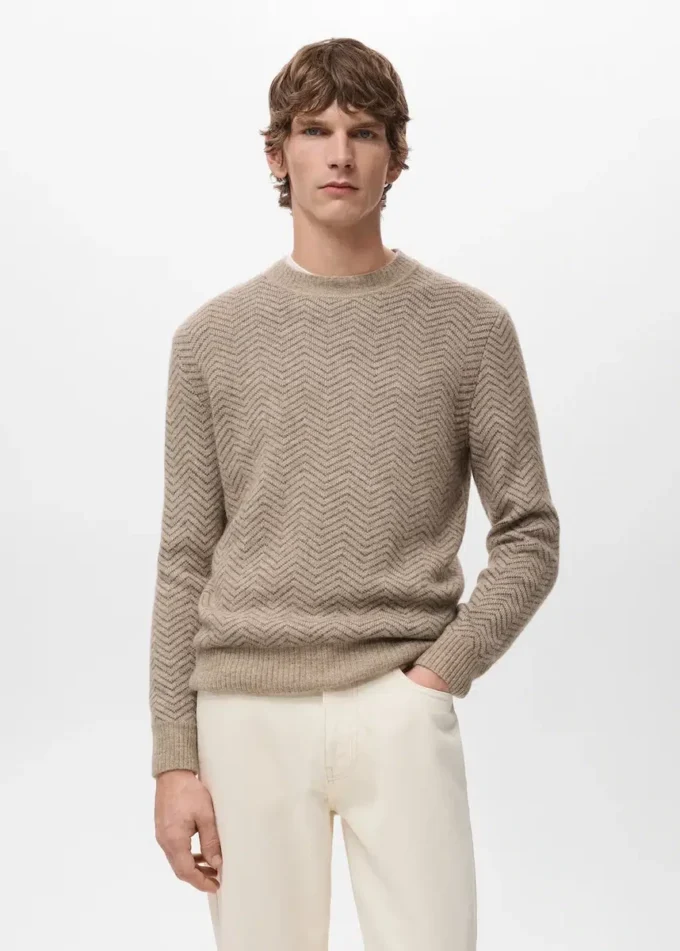 Gestreifter Strickpullover