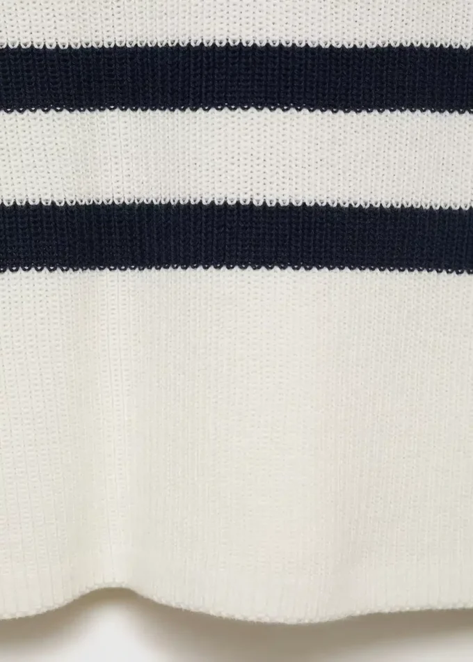 Gestreifter Strickpullover Gestreifter Strickpullover