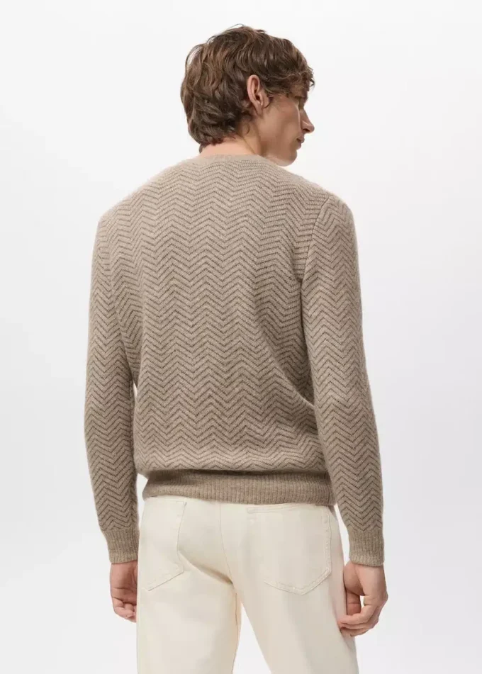 Gestreifter Strickpullover