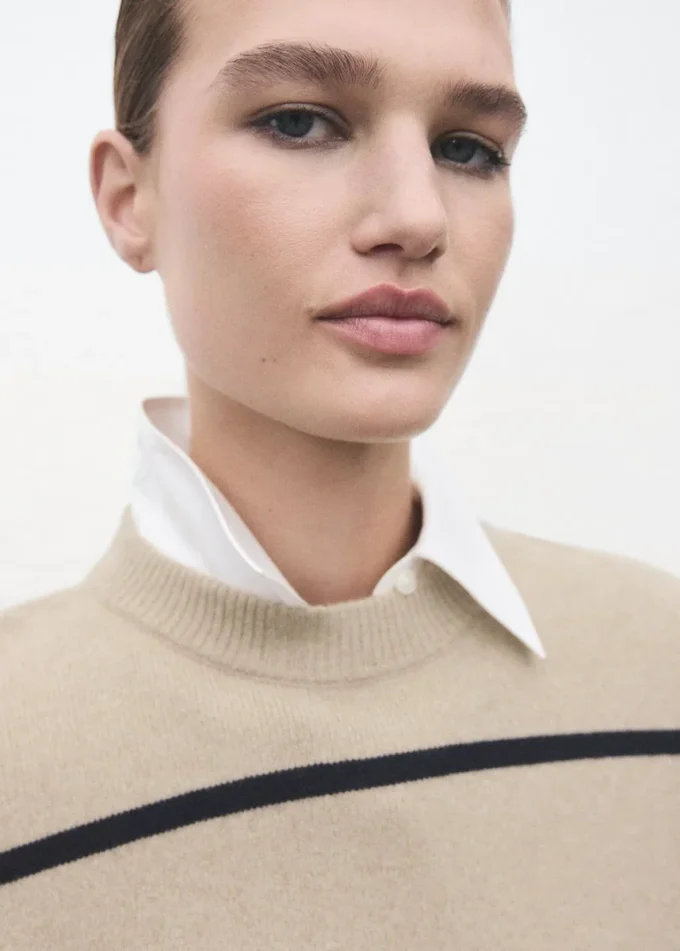 Gestreifter Strickpullover