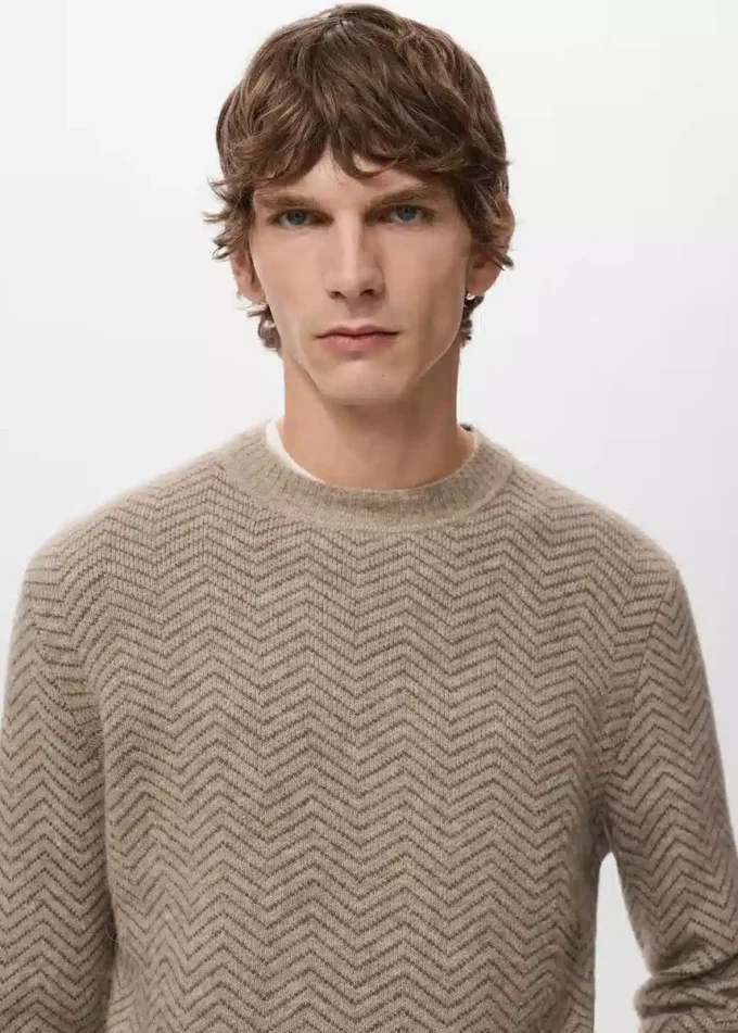 Gestreifter Strickpullover