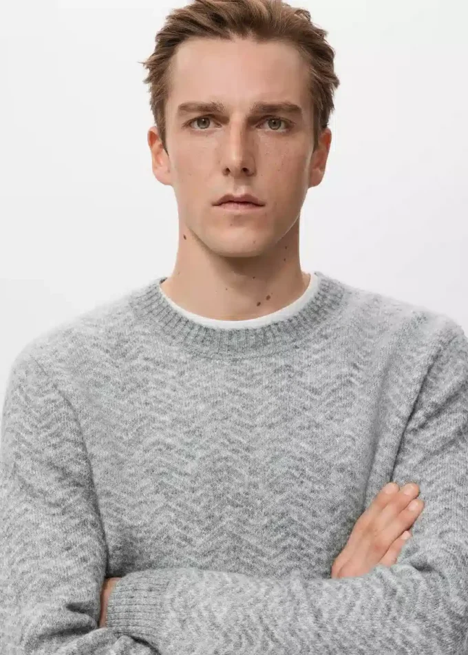 Gestreifter Strickpullover