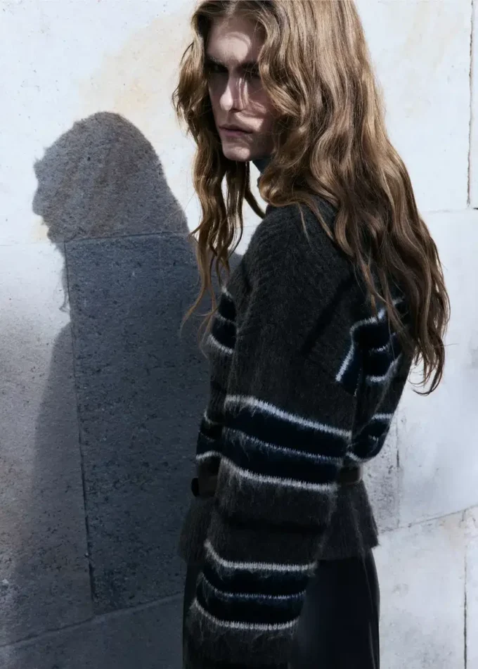 Gestreifter Strickpullover