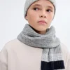 Gestreifter Strickschal Gestreifter Strickschal