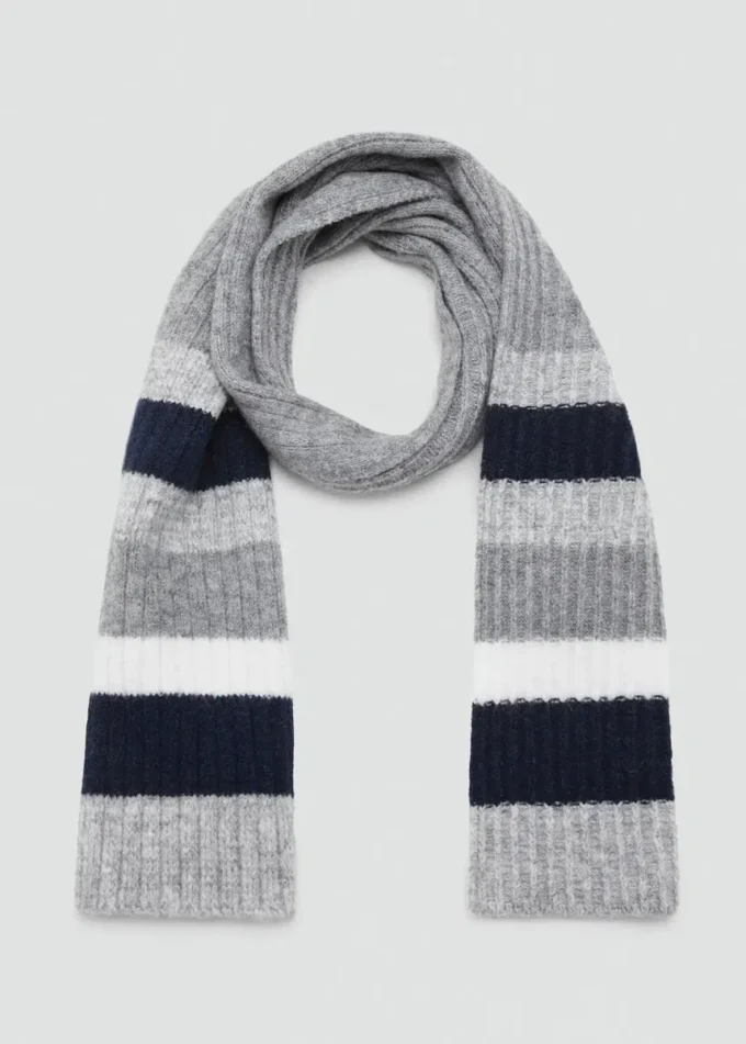 Gestreifter Strickschal Gestreifter Strickschal
