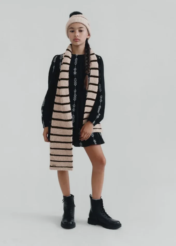 Gestreifter Strickschal Gestreifter Strickschal