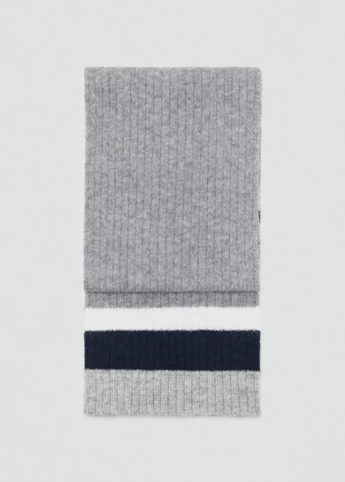 Gestreifter Strickschal Gestreifter Strickschal