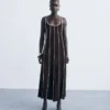 Gestreiftes Baumwollkleid Gestreiftes Baumwollkleid