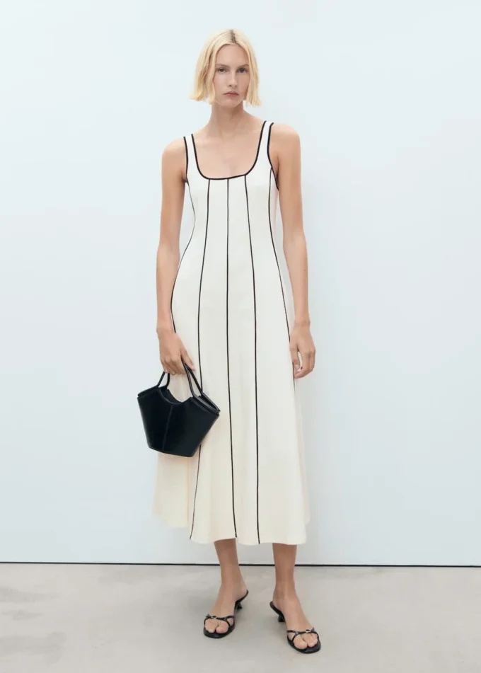 Gestreiftes Baumwollkleid Gestreiftes Baumwollkleid