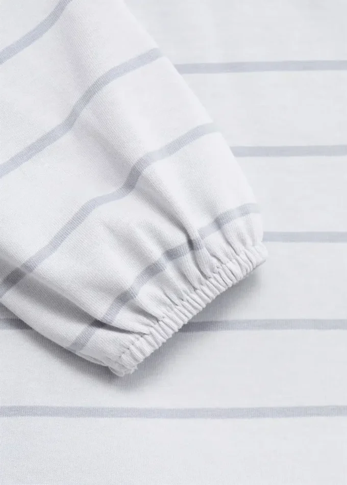 Gestreiftes Kleid aus Baumwollmischung Gestreiftes Kleid aus Baumwollmischung