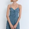 Gestreiftes Kleid mit Raffungen Gestreiftes Kleid mit Raffungen