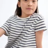 Gestreiftes Kurzarm-T-Shirt Gestreiftes Kurzarm-T-Shirt