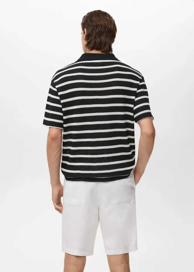 Gestreiftes Polohemd aus geflochtenem Strick Gestreiftes Polohemd aus geflochtenem Strick