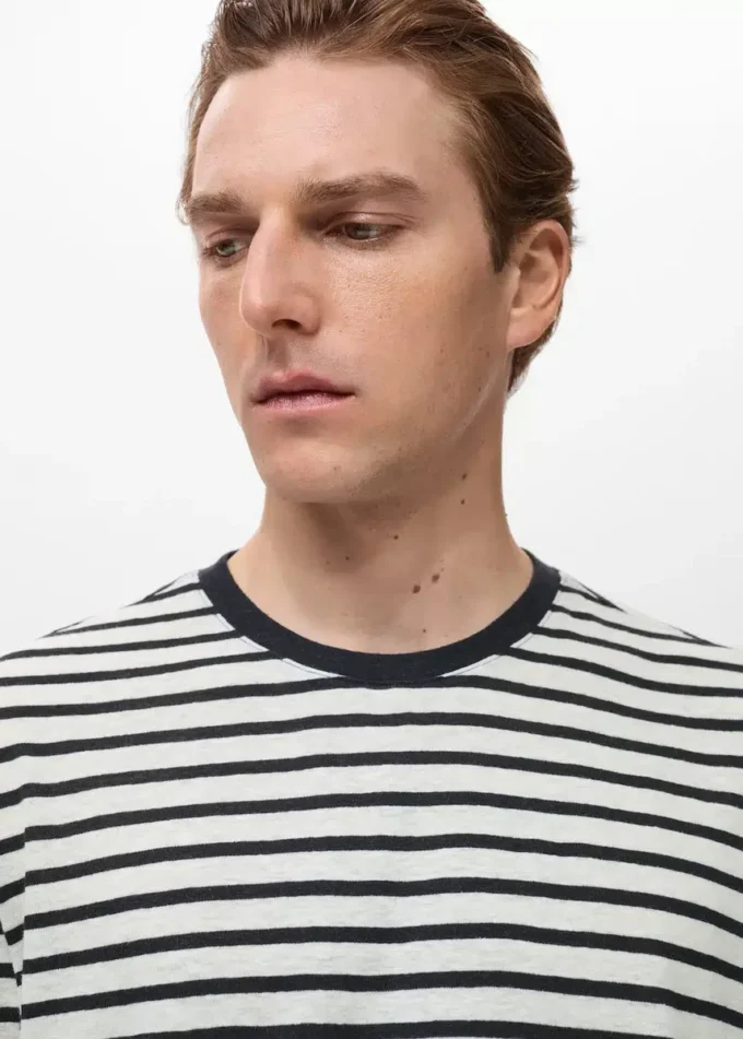 Gestreiftes, schmal geschnittenes Leinen-T-Shirt
