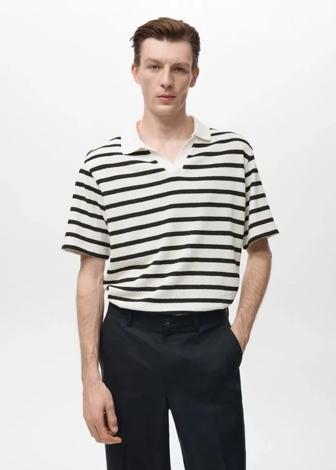 Gestreiftes, strukturiertes Strick-Poloshirt Gestreiftes, strukturiertes Strick-Poloshirt