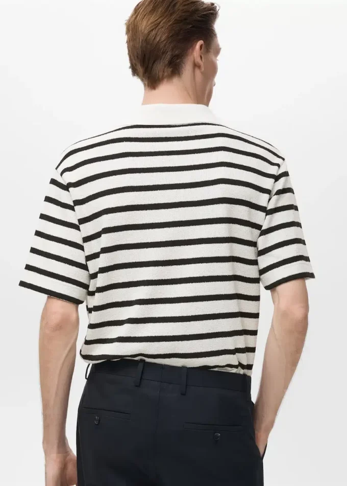 Gestreiftes, strukturiertes Strick-Poloshirt Gestreiftes, strukturiertes Strick-Poloshirt
