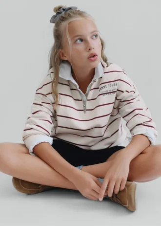 Gestreiftes Sweatshirt mit aufgedrucktem Slogan
