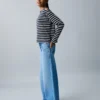 Gestreiftes T-Shirt mit Cut-Out Gestreiftes T-Shirt mit Cut-Out