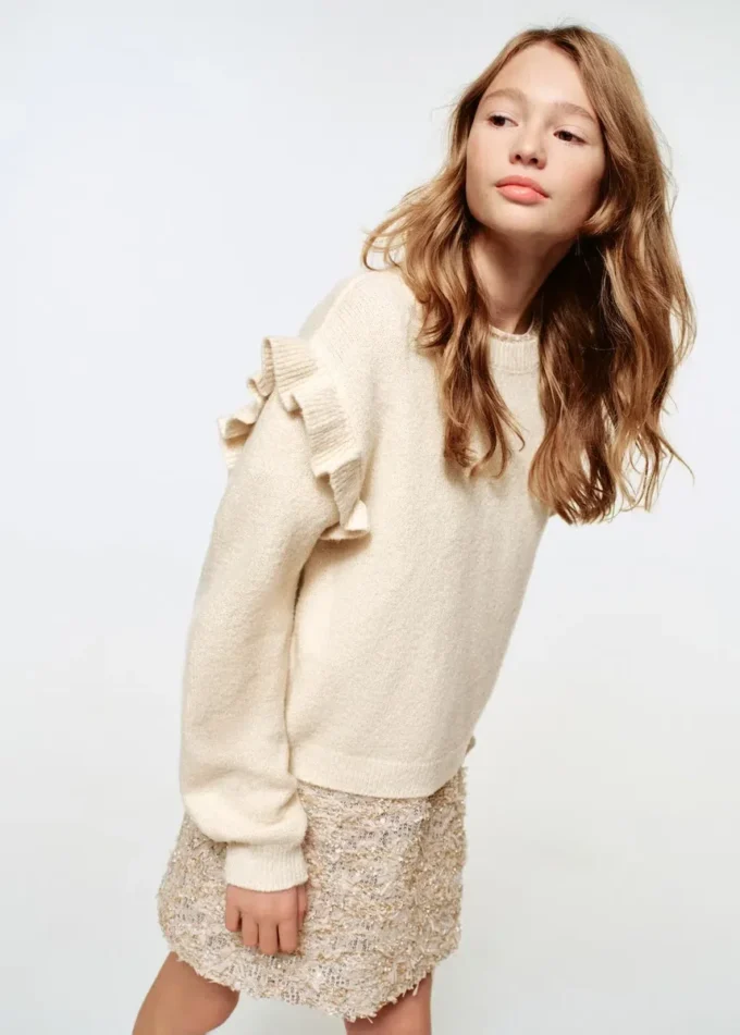 Glitzerpullover mit Rüschen Glitzerpullover mit Rüschen