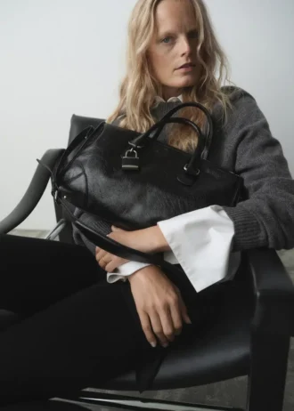 Glänzende Handtasche mit Griffen