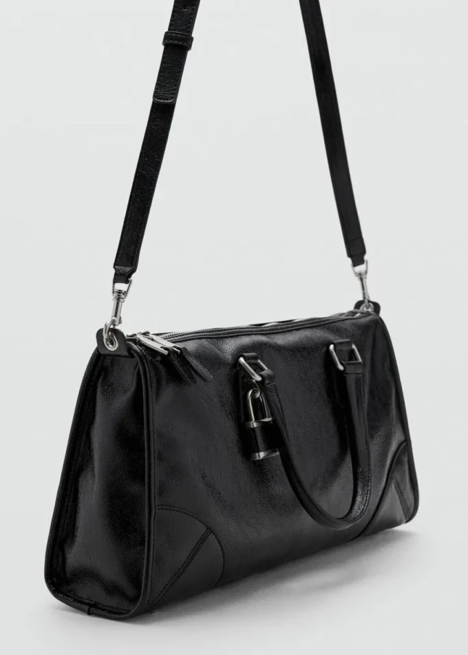 Glänzende Handtasche mit Griffen Glänzende Handtasche mit Griffen