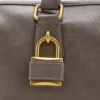 Glänzende Handtasche mit Griffen Glänzende Handtasche mit Griffen