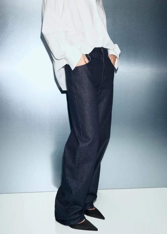 Glänzende Jeans mit geradem Bein Glänzende Jeans mit geradem Bein