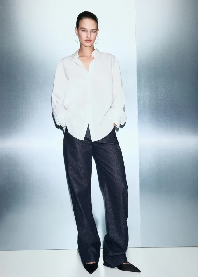 Glänzende Jeans mit geradem Bein Glänzende Jeans mit geradem Bein