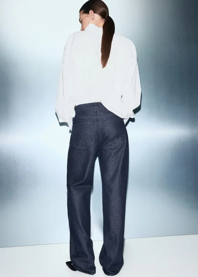 Glänzende Jeans mit geradem Bein Glänzende Jeans mit geradem Bein