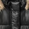 Großer Anorak mit Kapuze in Felloptik