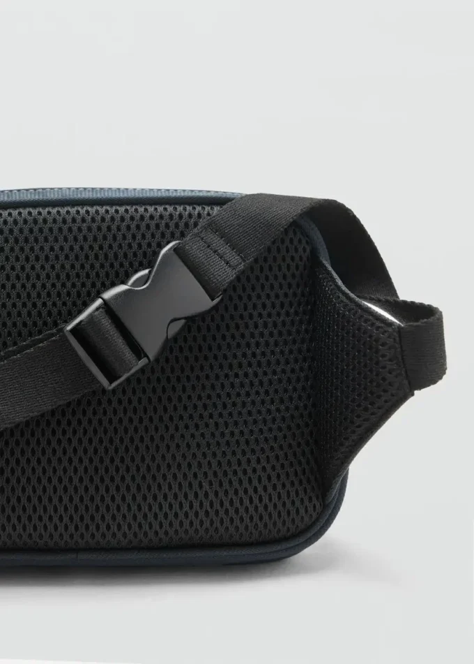 Gürteltasche mit Kordeln