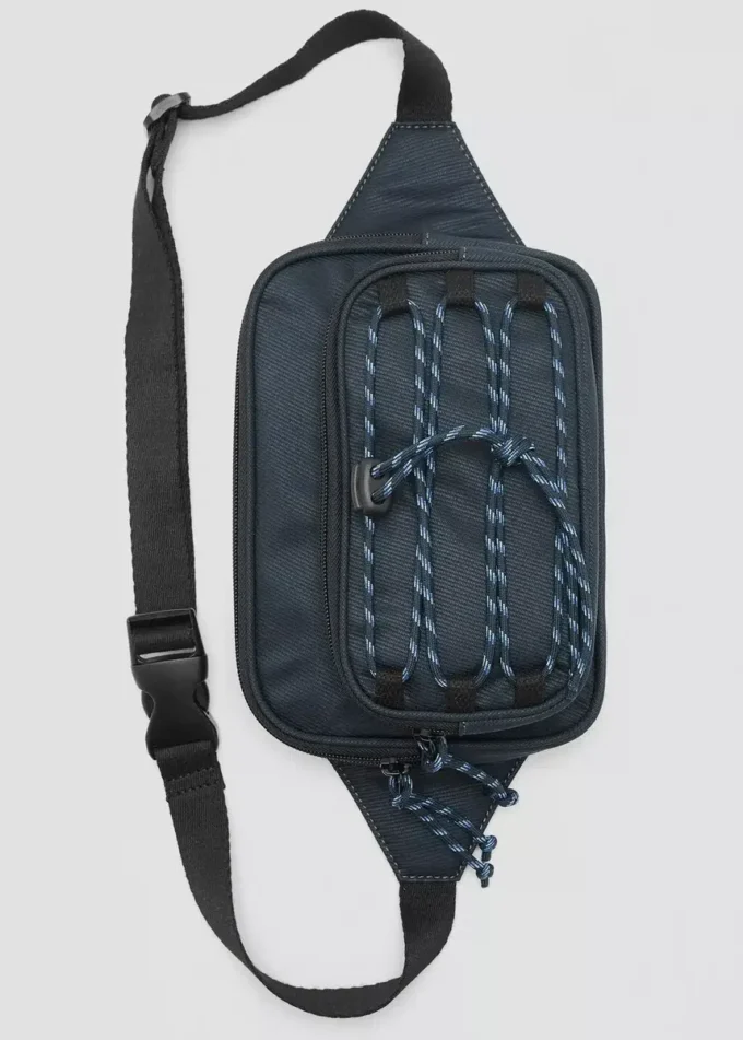 Gürteltasche mit Kordeln