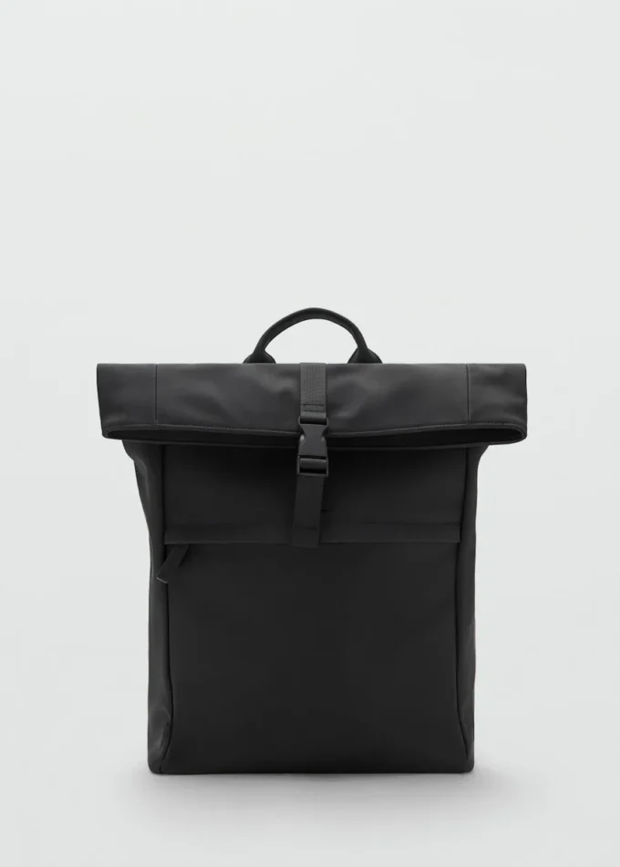 Gummierter Rucksack mit Klappenverschluss