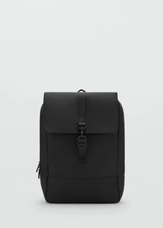 Gummierter Rucksack mit Klappenverschluss