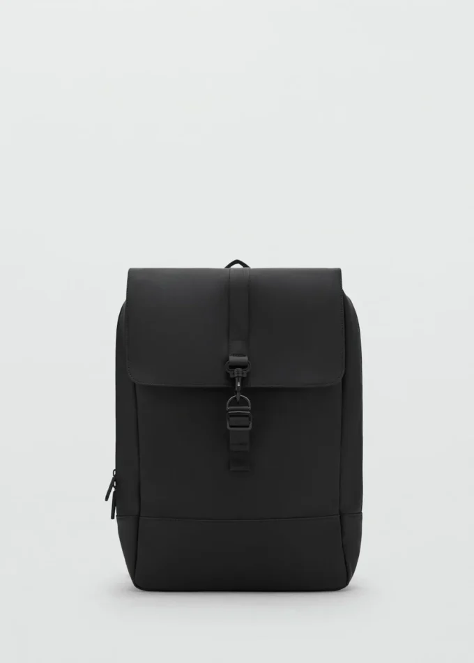 Gummierter Rucksack mit Klappenverschluss